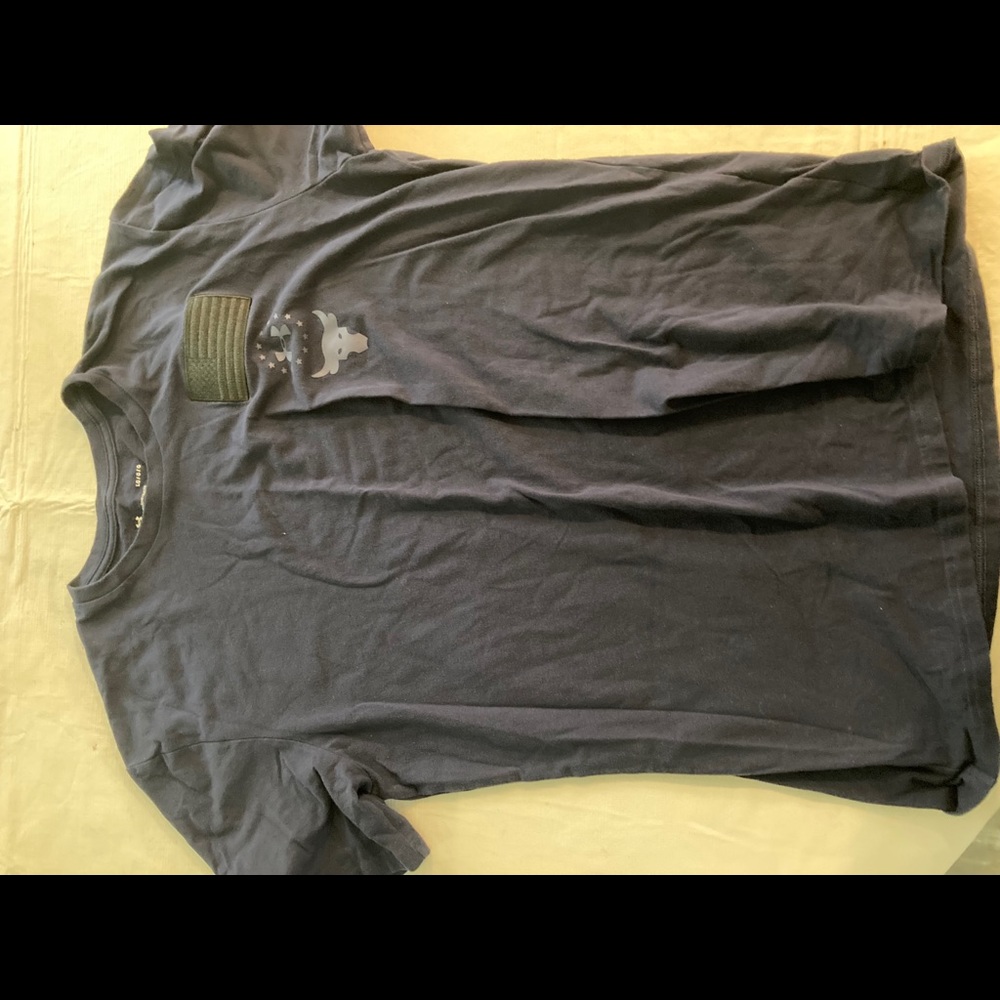 Project Rock Underarmour Men’s Large Tshirt